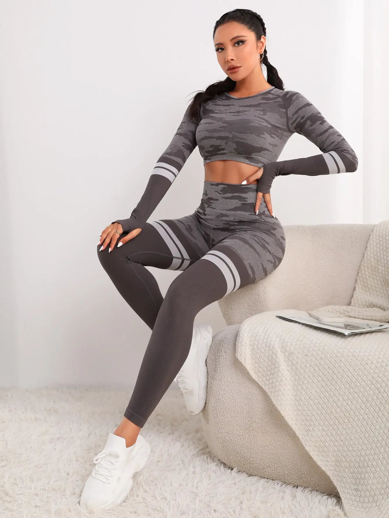 Seamless Camo Long Sleeve Cropped Top high Waist, Two-piece Set