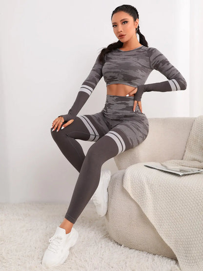 Seamless Camo Long Sleeve Cropped Top high Waist, Two-piece Set