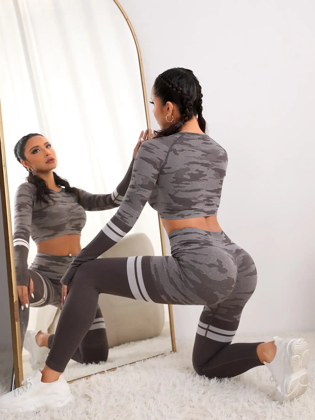 Seamless Camo Long Sleeve Cropped Top high Waist, Two-piece Set